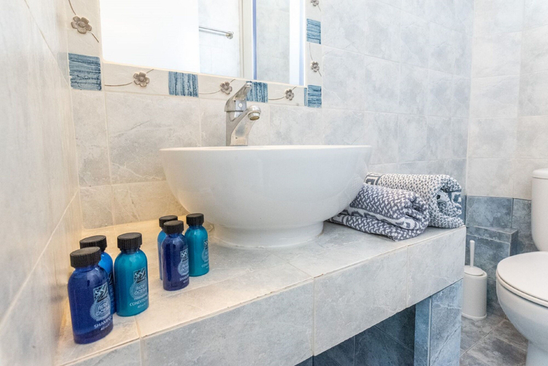 Bathroom 5, Adonis Hotel & Apartments, South Aegean