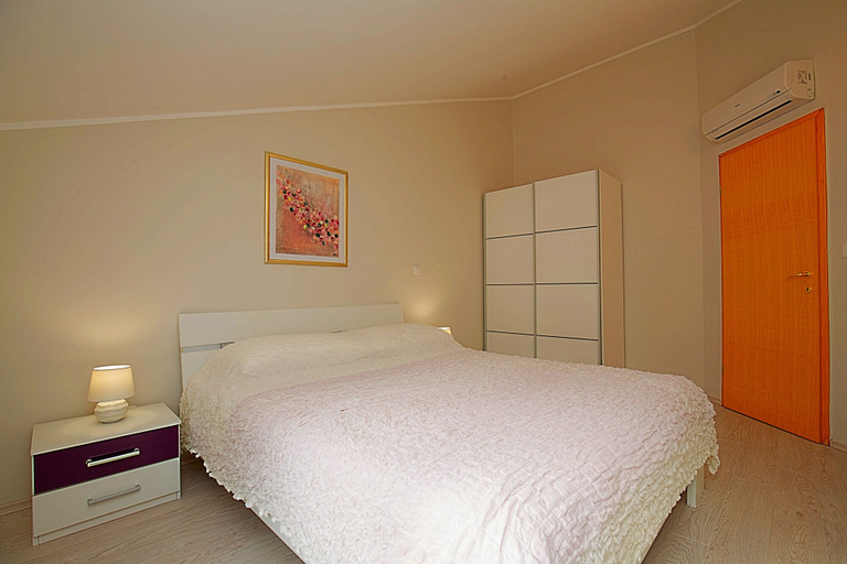Bedroom 2, Big Blue Apartments, Dubrovnik