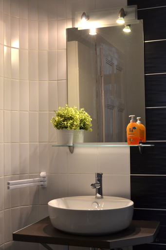 Bathroom 3, Studio 4u Apartment, Budapesti