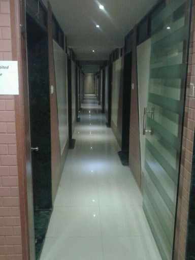 Others 4, Hotel Tukson, Pune