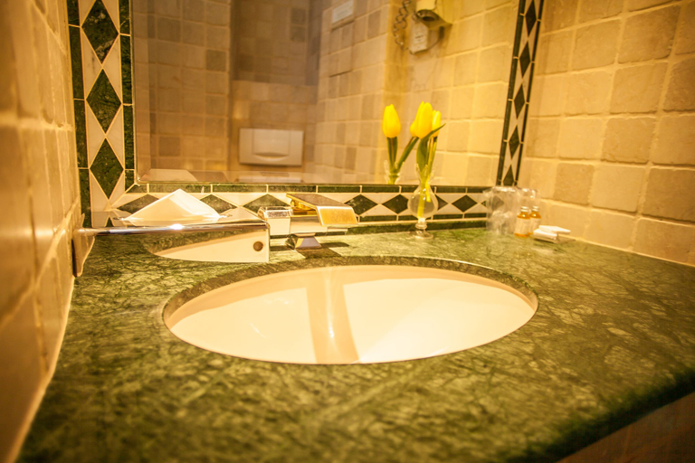Bathroom 5, Hotel Europe Saint Severin Paris, Paris