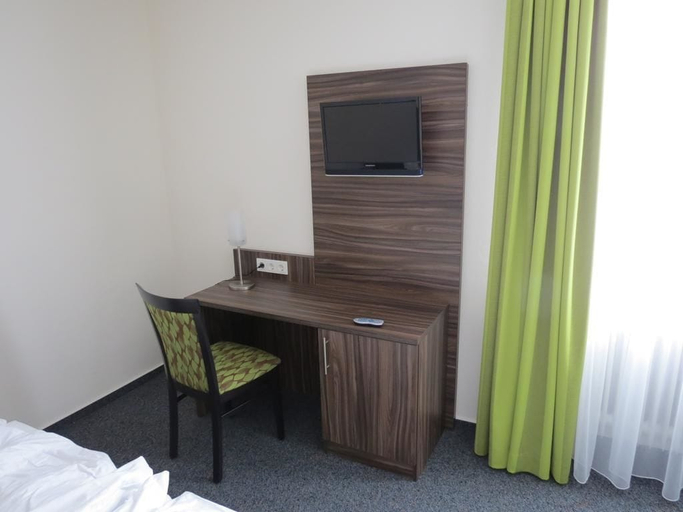 Bedroom 2, Hotel zum Stern, Birkenfeld