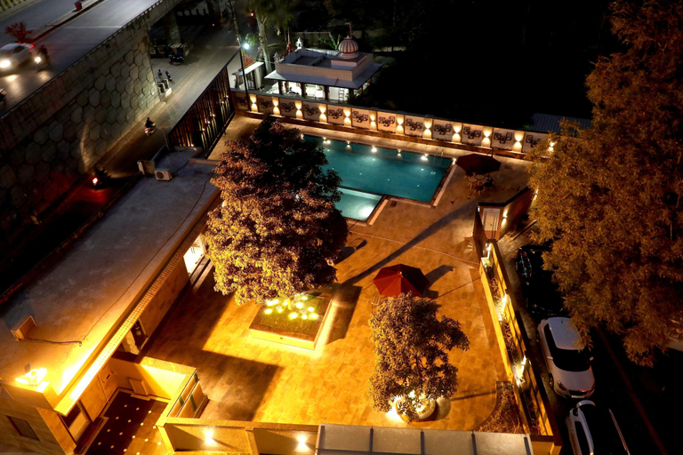 Exterior & Views