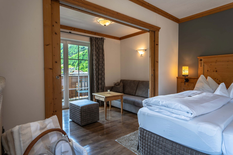 Bedroom 3, Hotel Kaprunerhof, Zell am See