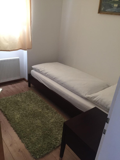 Bedroom 2, Hotel Bellevue Bären, Frutigen