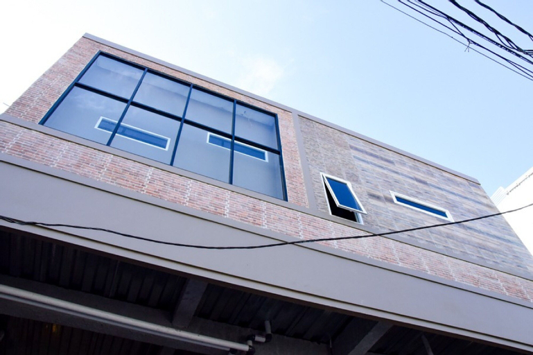Exterior & Views 22