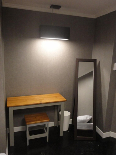 Others 5, Xeromine - Hostel, Yongsan