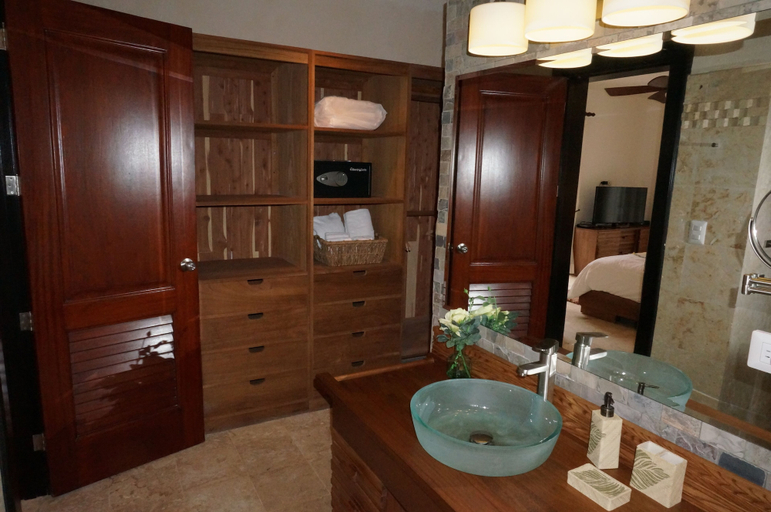 Bathroom, Hacienda A-19, Salvaleon de Higuey