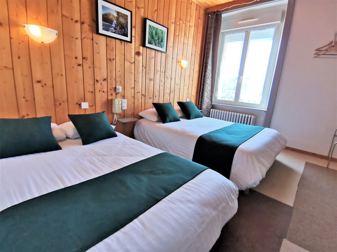Bedroom 3, Hotel Les Montagnards, Doubs