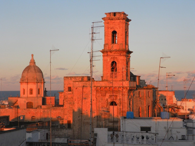 Exterior & Views 2, La torre e il mare, Bari