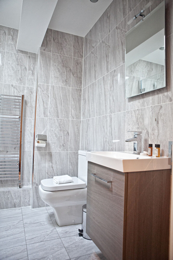 Bathroom 4, John Lennon Suite - hiphipstay, Dublin