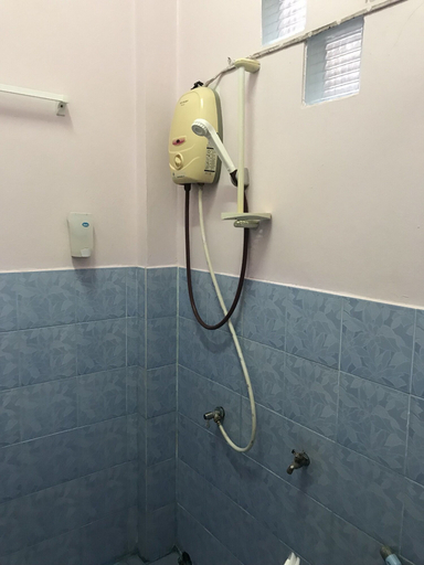 Bathroom 5, Puangchompoo Place, Muang Nan
