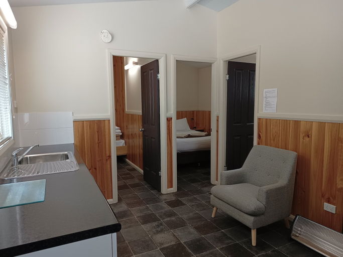 Bedroom 2, Lithgow Tourist and Van Park, Lithgow