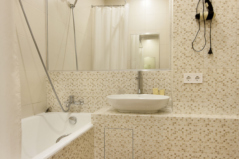 Bathroom 3, Centrooms, Shevchenkivs'kyi