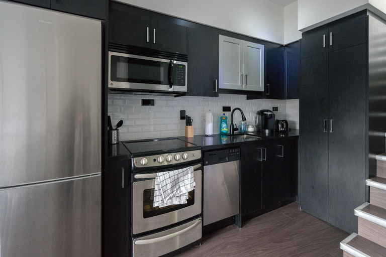 Others 3, Applewood Suites - Queen West Studio, Toronto