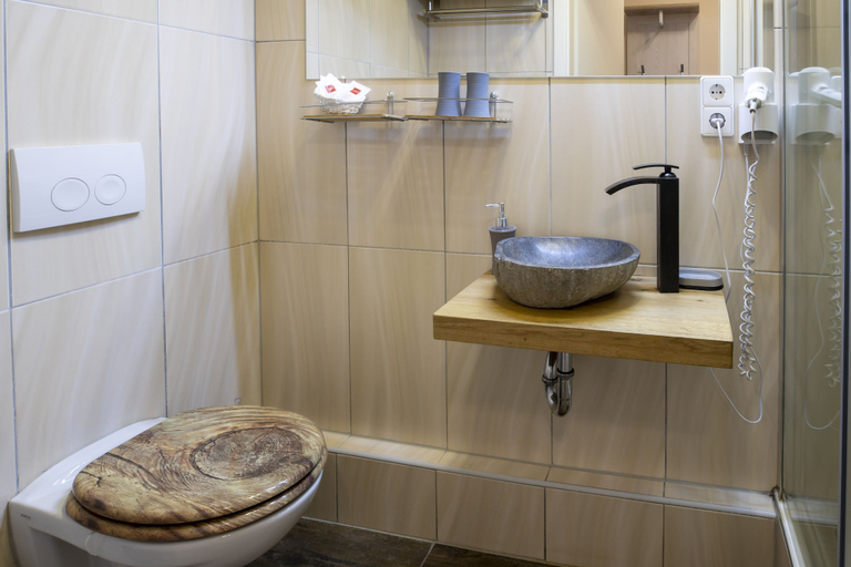 Bathroom 5, Hotel Restaurant Meteora, Tübingen