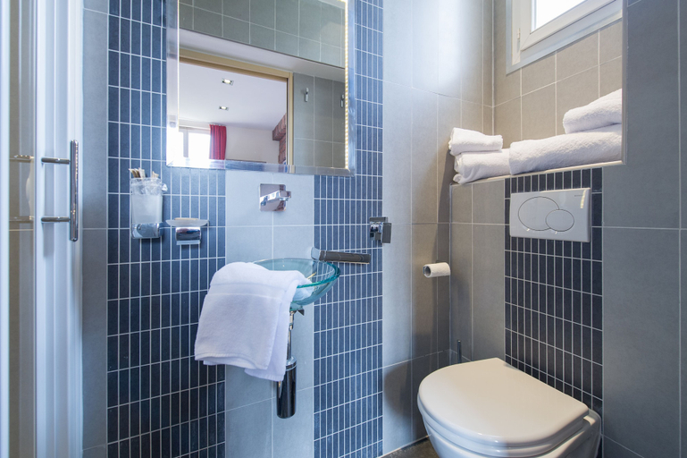Bathroom 5, Ideal Séjour Cannes, Hôtel de Charme, Alpes-Maritimes