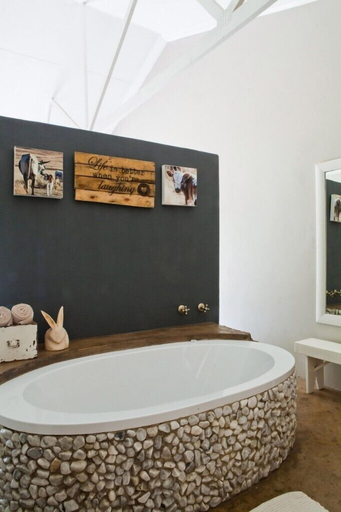 Bathroom 3, Ambers & Grace Guest Farm, City of Tshwane
