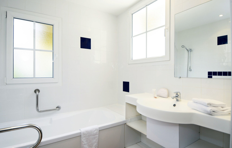 Bathroom 4, Résidence Odalys Domaine Les Greens du Bassin d'Arcachon, Gironde