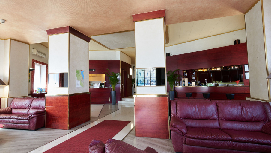 Others 5, Hotel Atlantic, Novara
