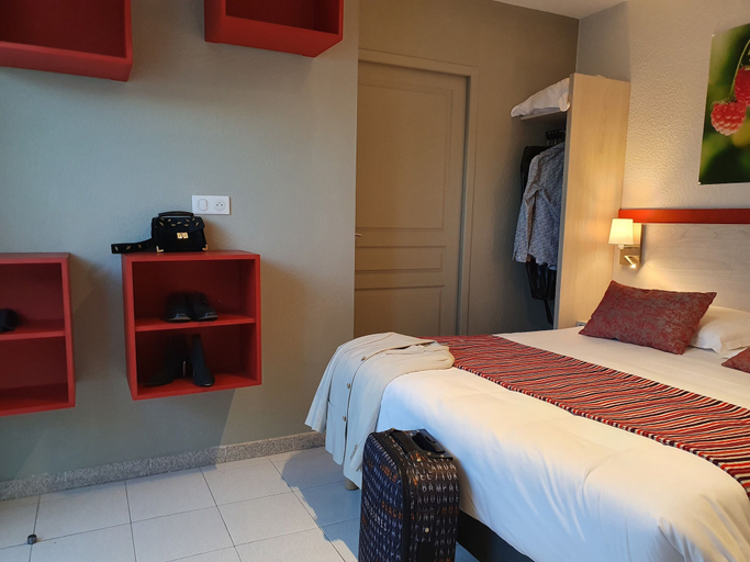 Bedroom 4, Hotel Saint Louis, Vaucluse