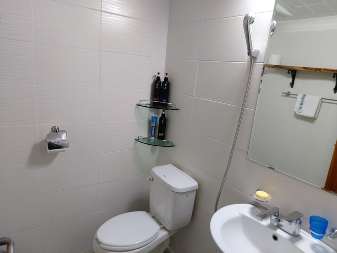 Bathroom 4, The Blue Cradle, Jeonju