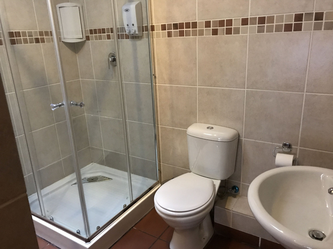 Bathroom 5, De Oude Herberg B&B, City of Tshwane