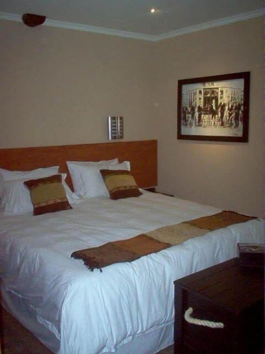 Bedroom 4, á La Martha’s Air-Port Guest House, Nelson Mandela Bay