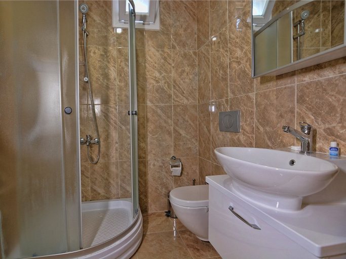 Bathroom 5, AirPort Gulluk Bodrum Otel, Milas