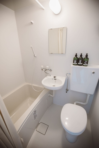 Bathroom 3, Yanbaru Hostel, Kunigami