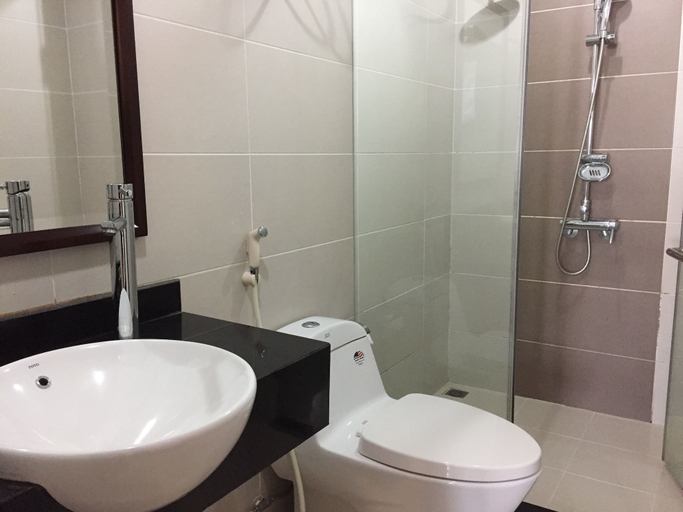 Bathroom 4, Golden Lotus Halong Hotel, Hạ Long