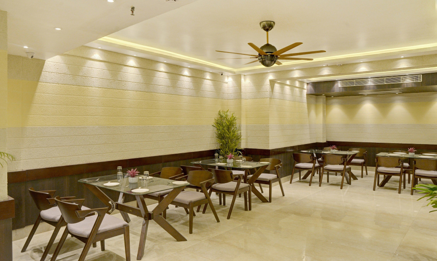 Food & Drinks 5, Treebo Premium The Crystal, Chinar Park, North 24 Parganas