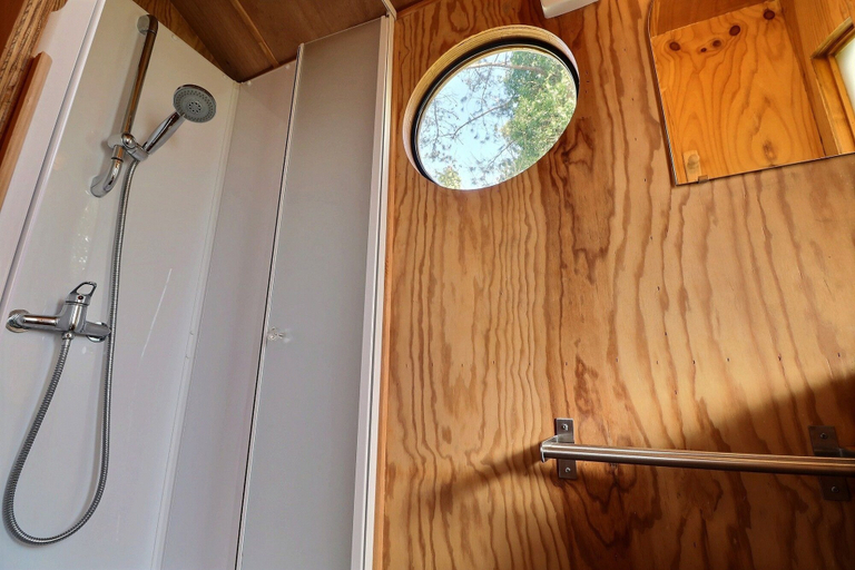 Bathroom 5, Chambres & Roul'Hotes De La Rance, Ille-et-Vilaine