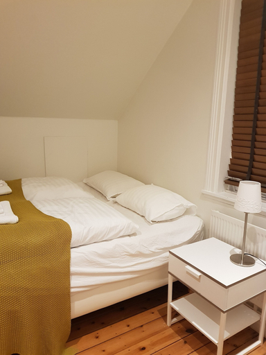 Bedroom 2, Casa Apartments, Reykjavík