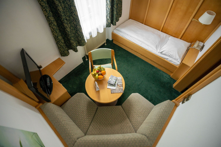 Bedroom 4, Sporthotel am Semmering, Neunkirchen