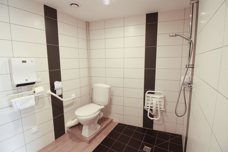 Bathroom 4, Hôtel La Couronne, Lot-et-Garonne