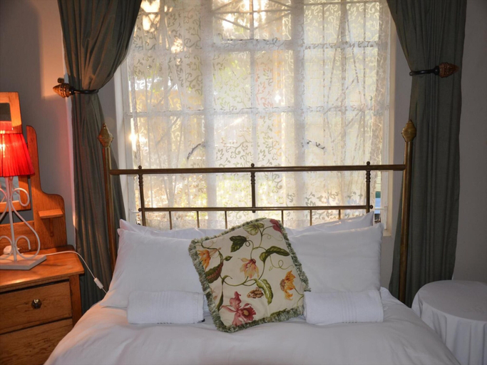 Bedroom 3, The Stoep Cafe, Ehlanzeni