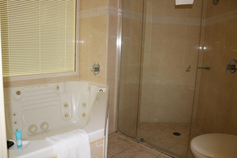 Bathroom 4, The Boathouse Luxury Apartments, Great Lakes