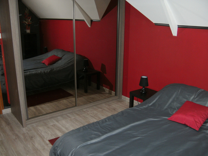 Bedroom 2, Chambre d'Hotes au Fil de l'Eau, Nord