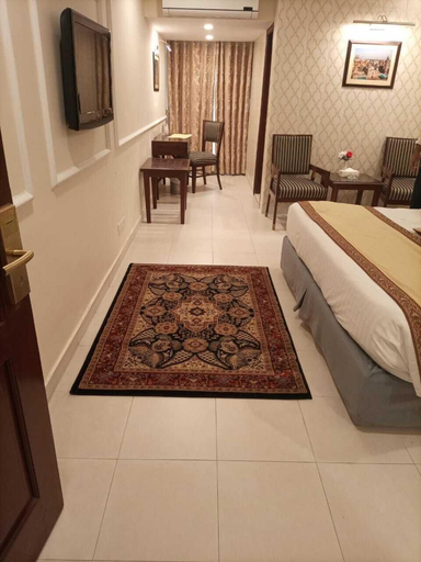 Bedroom 2, Hotel Falettis Express DHA, Lahore
