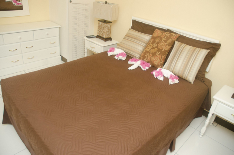 Bedroom 3, Conch Shell Studio at Sandcastles