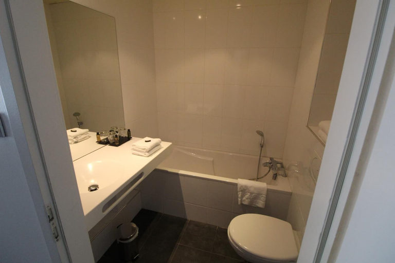 Bathroom 5, Hôtel des Tonneliers, Bas-Rhin
