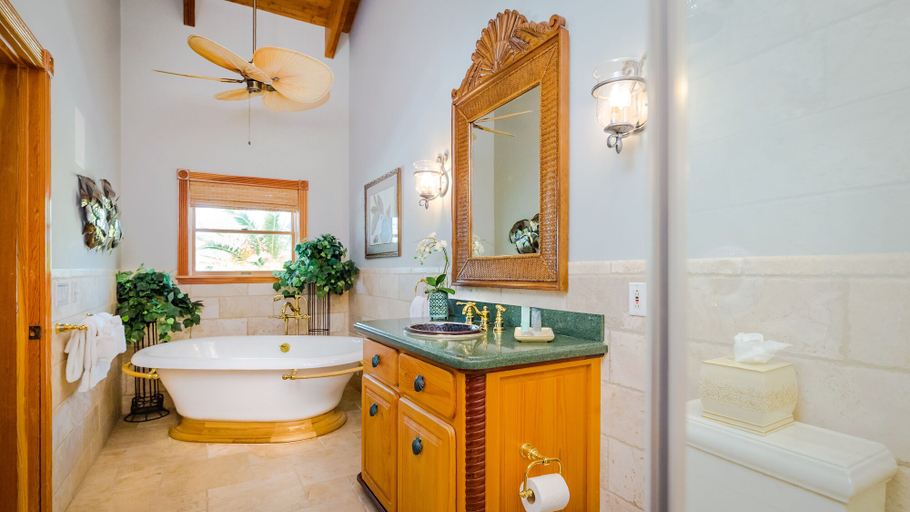 Bathroom 5, The Caribbean Resort, Monroe
