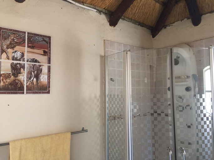 Bathroom 3, Masama Lodge and Campsite, Serowe