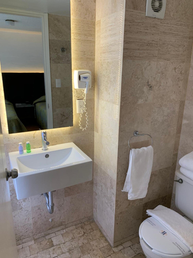 Bathroom 3, Suites Havre, Mexico City
