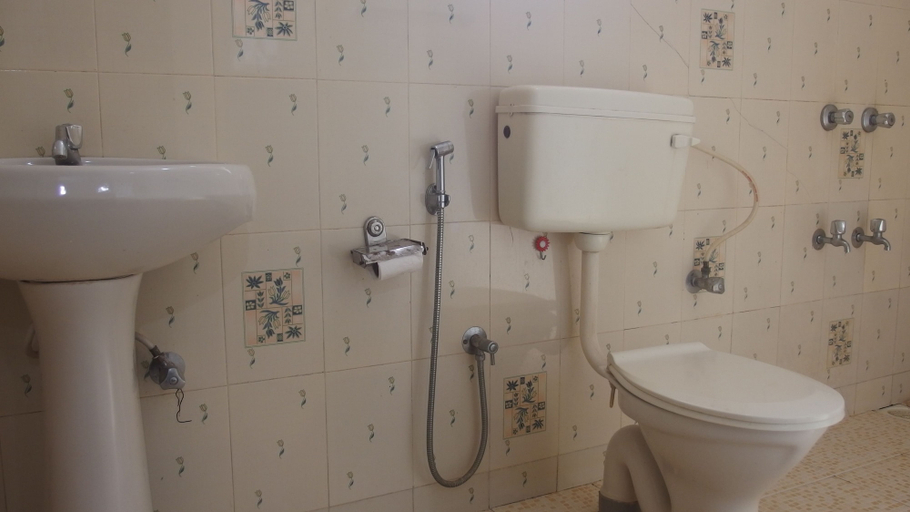 Bathroom 4, Yellow House, North Goa