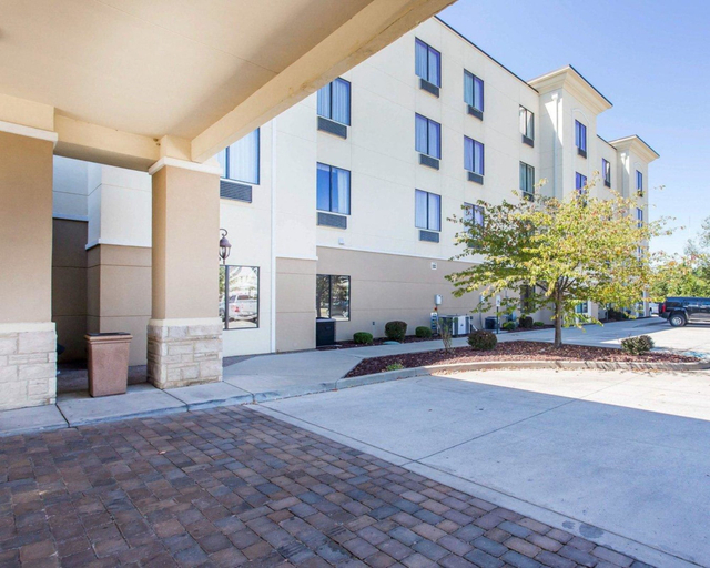 Exterior & Views 2, Comfort Inn & Suites Madisonville, Hopkins