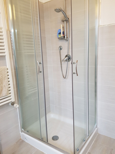 Bathroom 5, B&B Buscemi, Pistoia