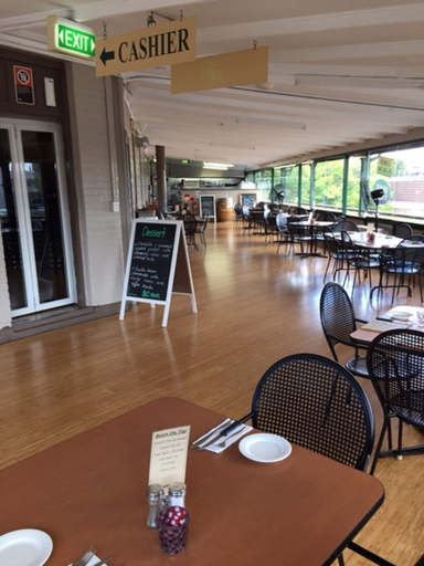Food & Drinks 5, Town Square Motel, Orange