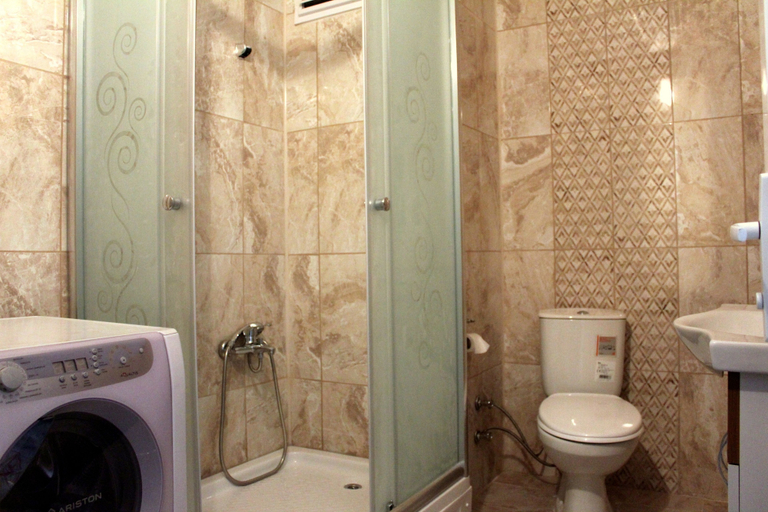 Bathroom 3, Talya Apartments, Merkez